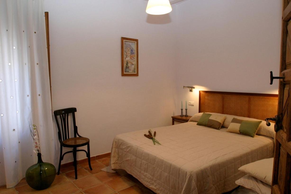 Hostal La Llar D'aitana Alcoleja Exterior foto