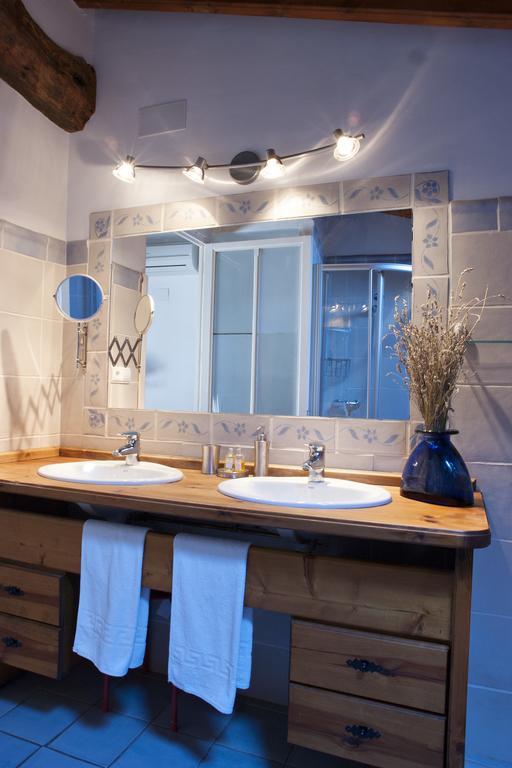 Hostal La Llar D'aitana Alcoleja Habitación foto