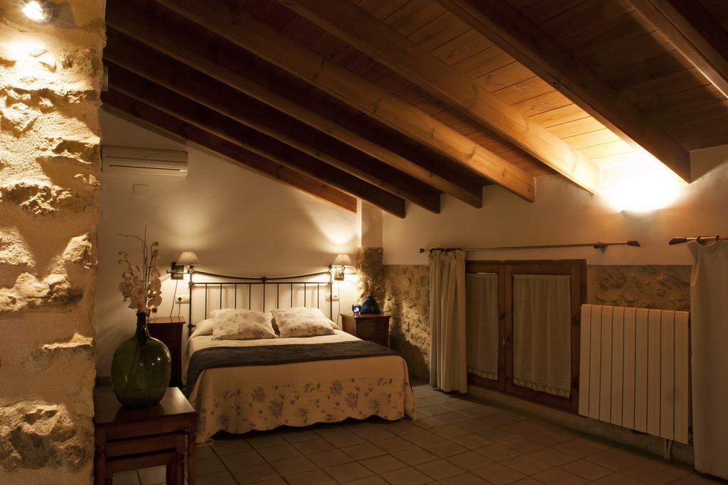 Hostal La Llar D'aitana Alcoleja Habitación foto