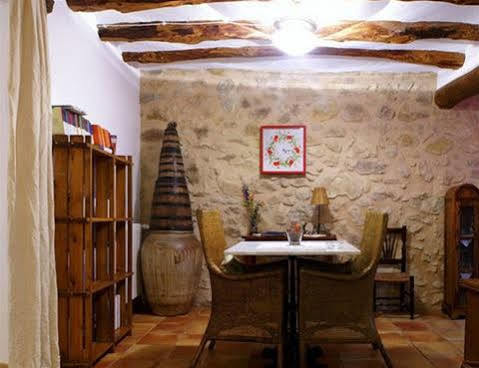 Hostal La Llar D'aitana Alcoleja Exterior foto